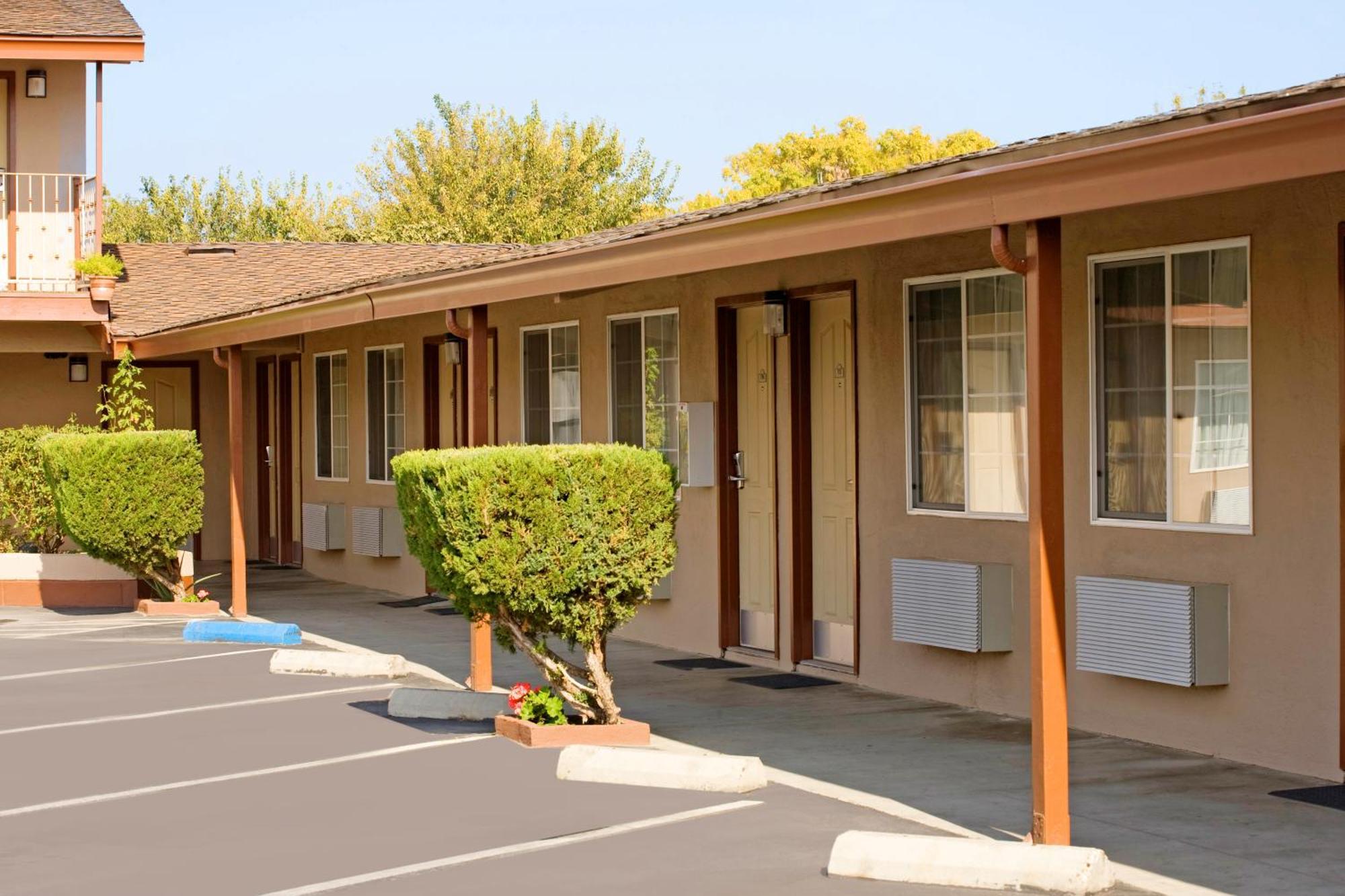 Americas Best Value Inn Los Banos Exterior photo